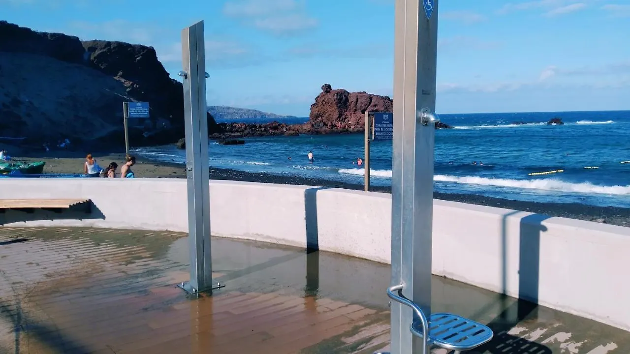 Burero Beach Stay - Comfy - Near Airport & Beaches El Burrero